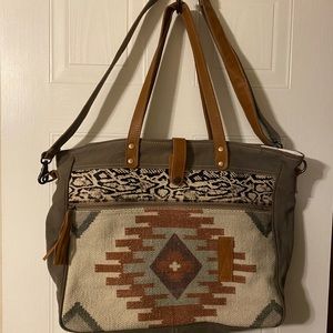 Myra Tote